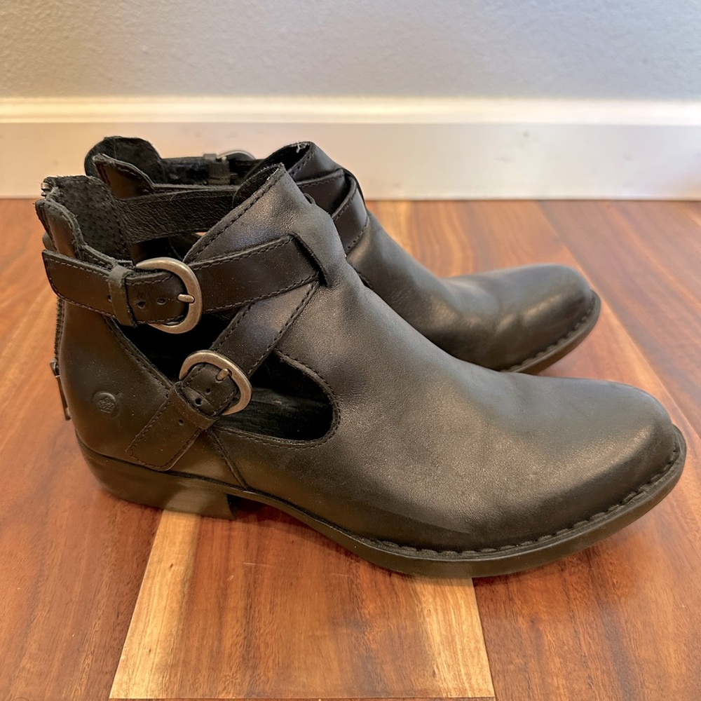 Born Kamala Ankle boots